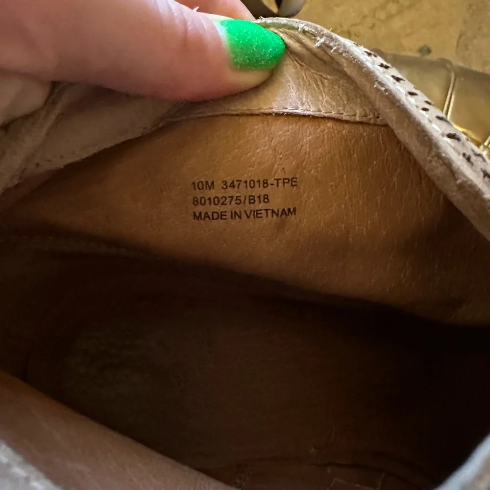 Frye ankle boots in a beige leather nubuck with laser cut out Frye logo size 10